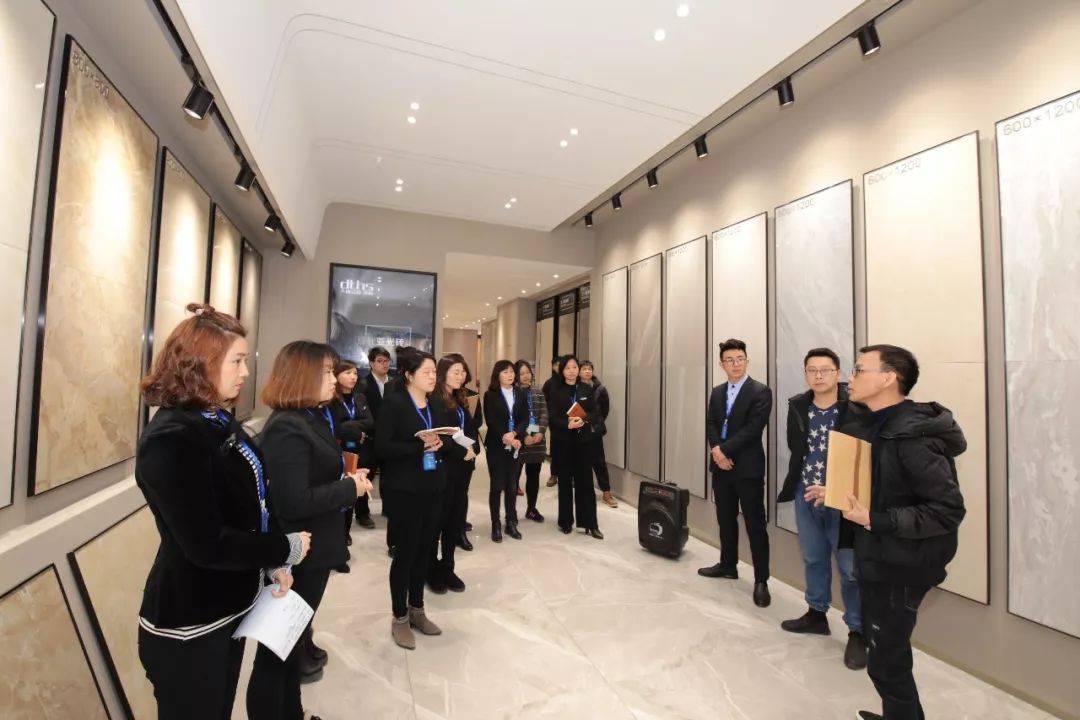 18 ���ƺ�ʢ�ɴu�P����Ş��T���L��չʾ.jpg